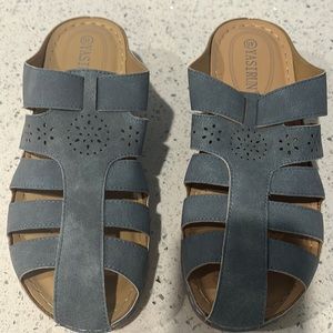 Suede slip on backless shoes